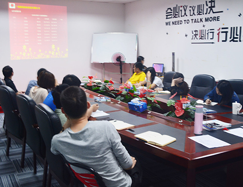戴高樂(lè)泳池設(shè)備廠(chǎng)家