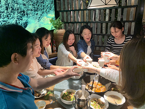 揮手三月，激情四月 戴高樂(lè)泳池設(shè)備 這不僅是一個(gè)簡(jiǎn)單的聚餐